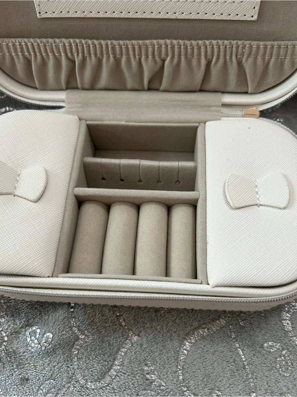 cupcakes & cashmere white wristlet